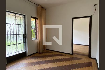 Sala  de casa à venda com 3 quartos, 210m² em Vila Ipiranga, Porto Alegre
