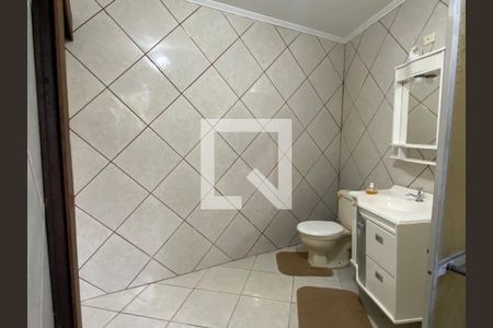 Banheiro - Suíte  de casa para alugar com 3 quartos, 210m² em Vila Ipiranga, Porto Alegre