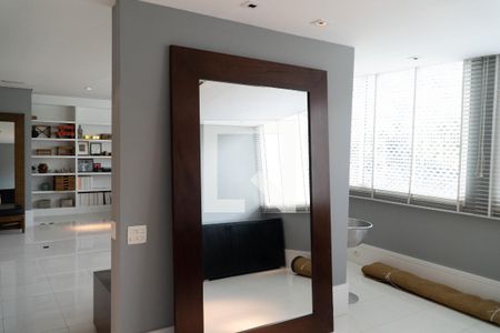 Sala 2 de apartamento à venda com 3 quartos, 210m² em Vila Suzana, São Paulo