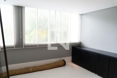Sala 2 de apartamento à venda com 3 quartos, 210m² em Vila Suzana, São Paulo