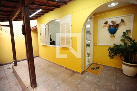 Casa de condomínio à venda com 136m², 2 quartos e 1 vagaFachada