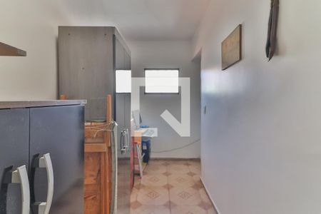 Casa à venda com 212m², 6 quartos e 2 vagasCorredor Entre Quartos