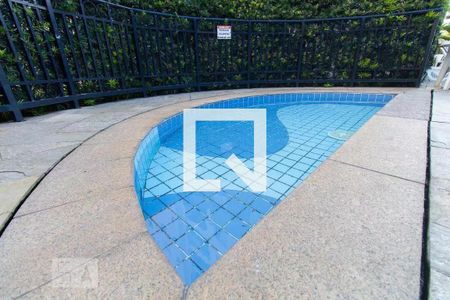 Apartamento à venda com 50m², 2 quartos e 1 vaga Apartamento à venda com 50m², 2 quartos e 1 vagaÁrea comum - Piscina