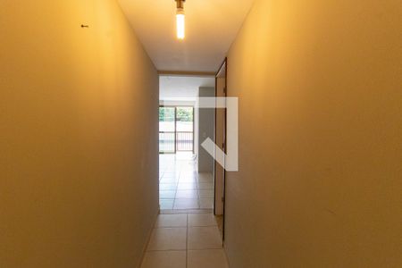 Corredor de apartamento à venda com 2 quartos, 63m² em Santa Rosa, Niterói