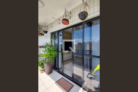 Apartamento para alugar com 122m², 3 quartos e 1 vagaSacada