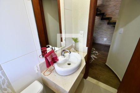 Casa à venda com 240m², 4 quartos e 1 vagaLavabo