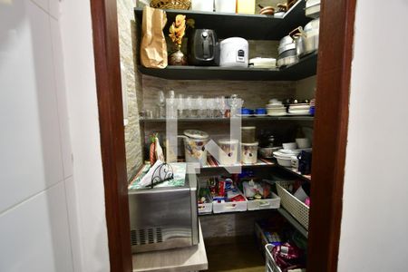 Casa à venda com 240m², 4 quartos e 1 vagaCozinha - Despensa