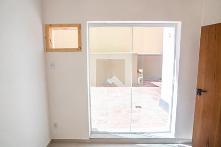 Apartamento para alugar com 70m², 3 quartos e sem vagaQuarto 2 Porta de Vidro