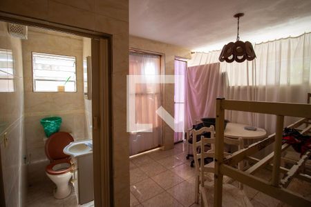 Casa à venda com 250m², 2 quartos e 2 vagasÁrea de Serviço