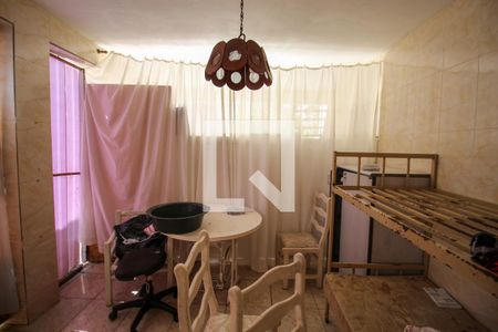 Casa à venda com 250m², 2 quartos e 2 vagasÁrea de Serviço