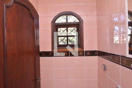 Casa à venda com 176m², 3 quartos e 2 vagasBanheiro 3