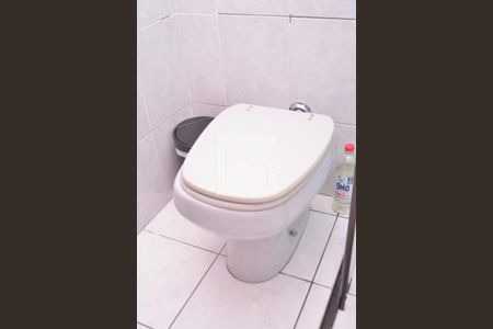 Casa à venda com 176m², 3 quartos e 2 vagasBanheiro