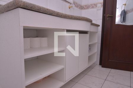 Casa à venda com 176m², 3 quartos e 2 vagasBanheiro 4
