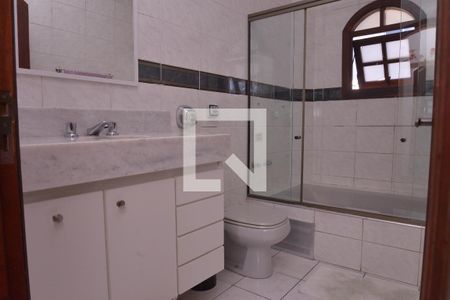 Casa à venda com 176m², 3 quartos e 2 vagasBanheiro 2