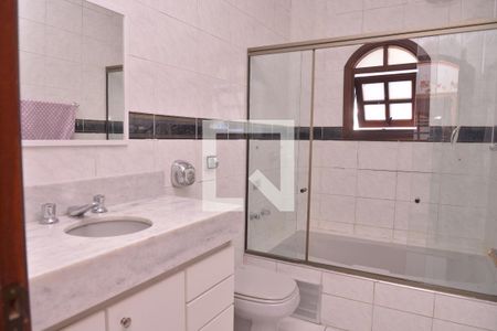 Casa à venda com 176m², 3 quartos e 2 vagasBanheiro 2