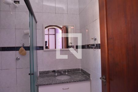 Casa à venda com 176m², 3 quartos e 2 vagasBanheiro