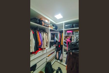 Apartamento à venda com 77m², 2 quartos e 2 vagasCloset da suíte