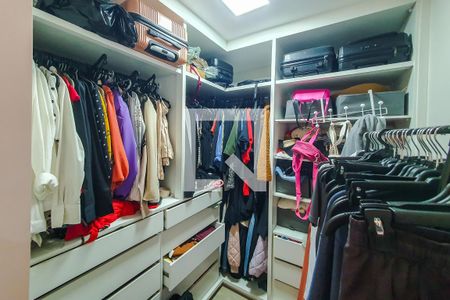Apartamento à venda com 77m², 2 quartos e 2 vagasCloset da suíte