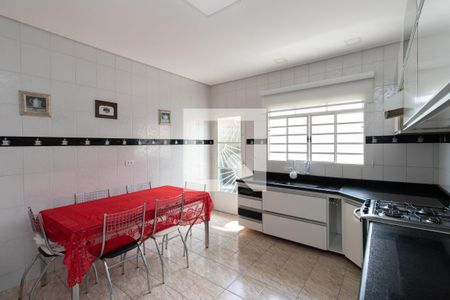 Casa à venda com 155m², 2 quartos e 2 vagas Casa à venda com 155m², 2 quartos e 2 vagasCozinha