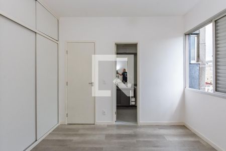 Suíte de apartamento à venda com 2 quartos, 70m² em Vila Paris, Belo Horizonte