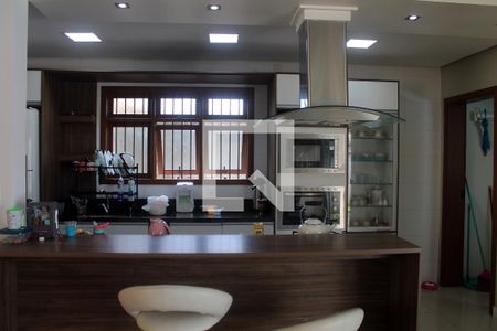 Casa à venda com 256m², 4 quartos e 3 vagas Casa à venda com 256m², 4 quartos e 3 vagasCozinha