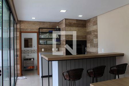 Casa à venda com 256m², 4 quartos e 3 vagas Casa à venda com 256m², 4 quartos e 3 vagasChurrasqueira