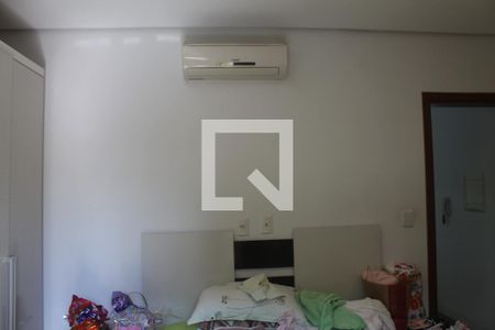 Casa à venda com 256m², 4 quartos e 3 vagas Casa à venda com 256m², 4 quartos e 3 vagasQuarto 3