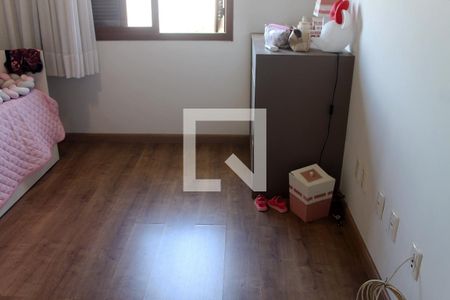 Casa à venda com 256m², 4 quartos e 3 vagas Casa à venda com 256m², 4 quartos e 3 vagasQuarto 2