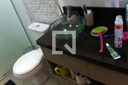 Casa à venda com 256m², 4 quartos e 3 vagas Casa à venda com 256m², 4 quartos e 3 vagasBanheiro 2