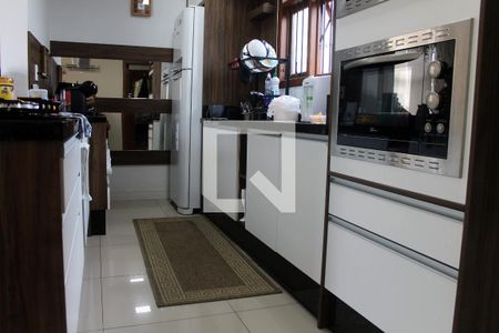 Casa à venda com 256m², 4 quartos e 3 vagas Casa à venda com 256m², 4 quartos e 3 vagasCozinha