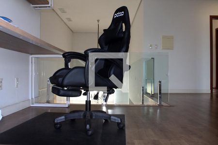 Casa à venda com 256m², 4 quartos e 3 vagas Casa à venda com 256m², 4 quartos e 3 vagasEscritório