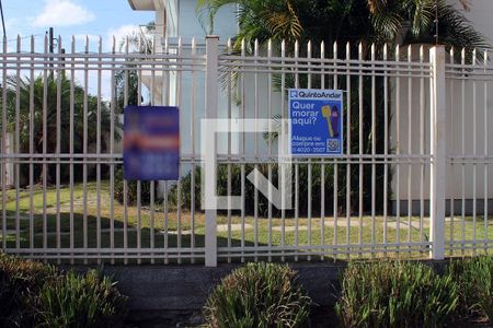 Casa à venda com 256m², 4 quartos e 3 vagas Casa à venda com 256m², 4 quartos e 3 vagasFachada