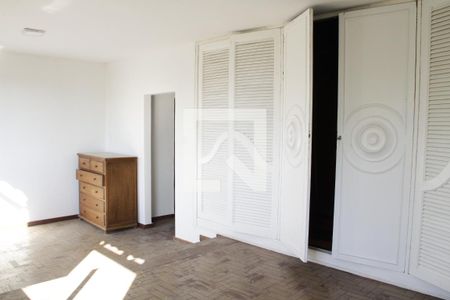 Casa de condomínio à venda com 594m², 4 quartos e 4 vagasQuarto 4