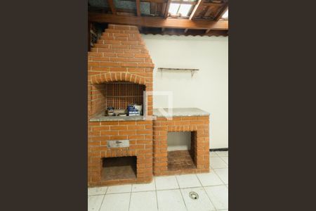 Casa de condomínio à venda com 74m², 2 quartos e 1 vagaÁrea de Serviço e Churrasqueira 