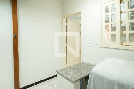 Casa de condomínio à venda com 74m², 2 quartos e 1 vagaÁrea de Serviço e Churrasqueira 