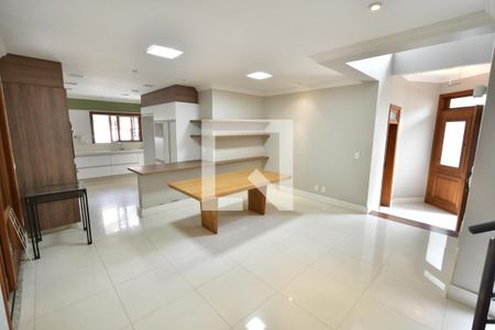 Casa de condomínio à venda com 330m², 4 quartos e 6 vagasSala 1
