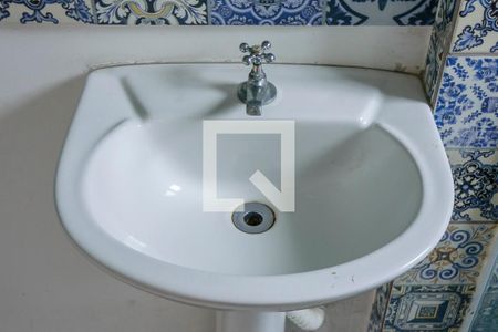 Banheiro da Suíte 1 de casa à venda com 4 quartos, 180m² em Petrópolis, Porto Alegre