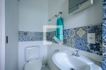 Banheiro da Suíte 1 de casa à venda com 4 quartos, 180m² em Petrópolis, Porto Alegre