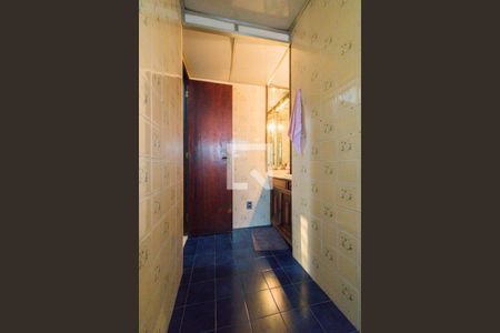 Casa de condomínio para alugar com 330m², 5 quartos e 3 vagas Casa de condomínio para alugar com 330m², 5 quartos e 3 vagasBanheiro Social 2