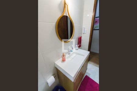 Casa de condomínio para alugar com 330m², 5 quartos e 3 vagas Casa de condomínio para alugar com 330m², 5 quartos e 3 vagasBanheiro Social 1
