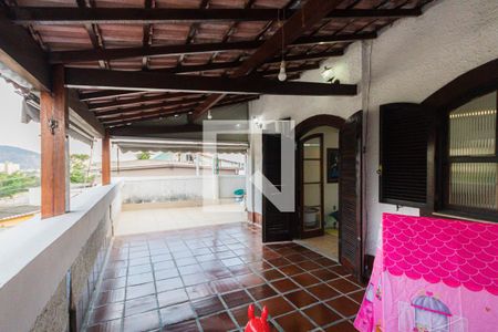 Casa de condomínio para alugar com 330m², 5 quartos e 3 vagas Casa de condomínio para alugar com 330m², 5 quartos e 3 vagasVaranda da Sala 2