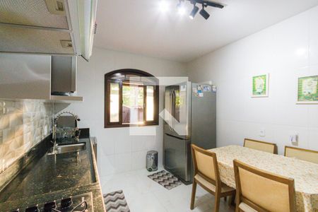 Casa de condomínio para alugar com 330m², 5 quartos e 3 vagas Casa de condomínio para alugar com 330m², 5 quartos e 3 vagasCozinha 1