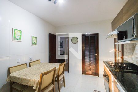 Casa de condomínio para alugar com 330m², 5 quartos e 3 vagas Casa de condomínio para alugar com 330m², 5 quartos e 3 vagasCozinha 1