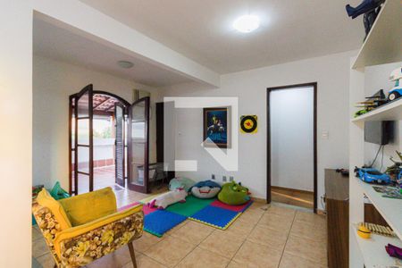 Casa de condomínio para alugar com 330m², 5 quartos e 3 vagas Casa de condomínio para alugar com 330m², 5 quartos e 3 vagasSala 2