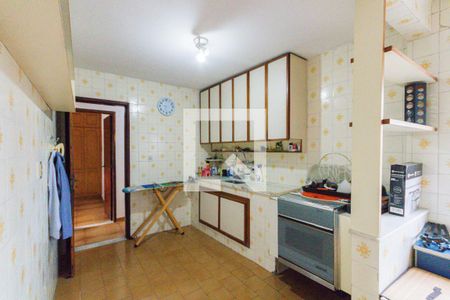 Casa de condomínio para alugar com 330m², 5 quartos e 3 vagas Casa de condomínio para alugar com 330m², 5 quartos e 3 vagasCozinha 2