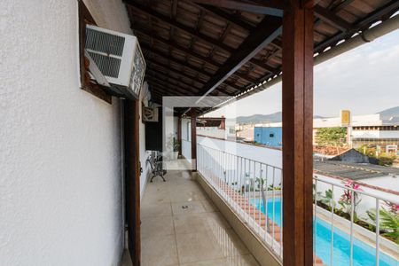 Varanda dos Fundos de casa de condomínio para alugar com 5 quartos, 330m² em Freguesia (jacarepaguá), Rio de Janeiro