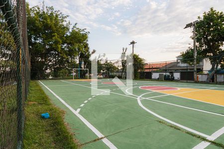 Casa de condomínio para alugar com 330m², 5 quartos e 3 vagas Casa de condomínio para alugar com 330m², 5 quartos e 3 vagasCondomínio
