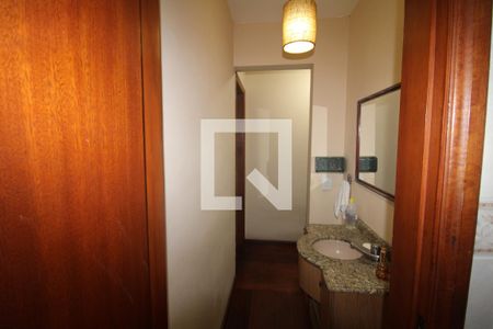 Casa à venda com 198m², 3 quartos e 2 vagasBanheiro 2