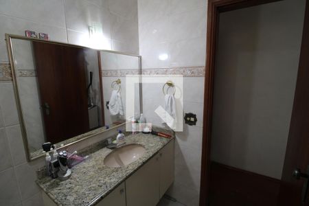 Casa à venda com 198m², 3 quartos e 2 vagasBanheiro 1