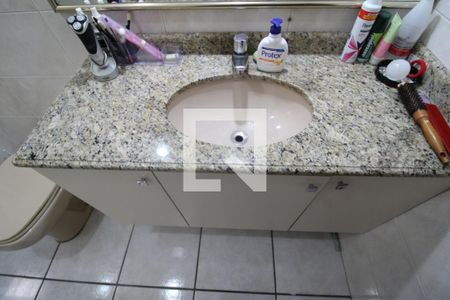Casa à venda com 198m², 3 quartos e 2 vagasBanheiro 1